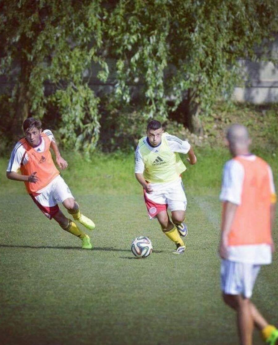 Raul Scarlat la acțiunile de la Mogoșoaia ale naționalelor de juniori. Foto: Arhivă personală „Cei de la LASK se bucură că au picat cu FCSB” » Fostul fotbalist stabilit la Linz promite atmosferă ca la Euro: „Suntem aici 24.000 de români”