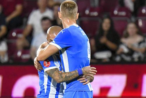 Raul Rusescu, triplu campion al României, e de părere că Universitatea Craiova riscă să nu prindă play-off-ul dacă se va despărți în zilele următoare de extrema stângă Alexandru Mitriță, 29 de ani, și de mijlocașul central Alexandru Crețu (32).