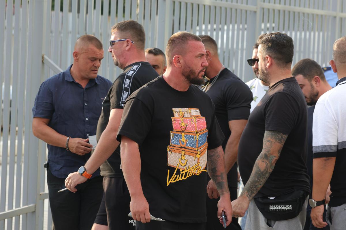 Suporterii care au făcut deplasarea cu FCSB pentru meciul cu Drita / Foto: GSP