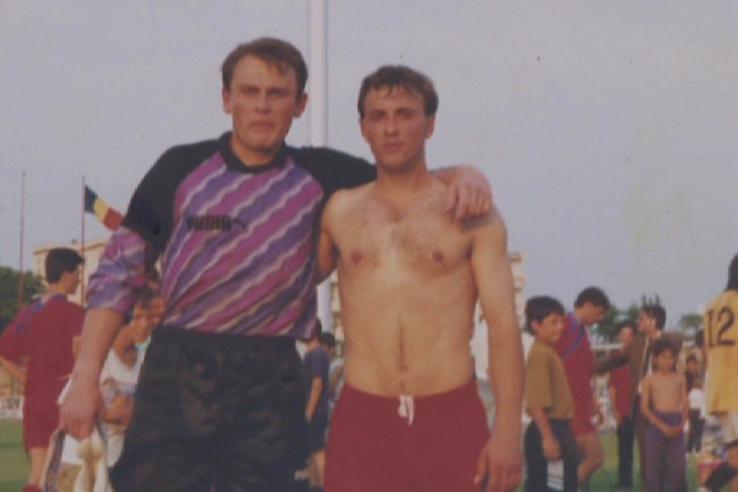 Daniel Laurențiu Heroiu și atacantul Sergiu Coman, după promovarea istorică a celor de la ARO Câmpulung Muscel
