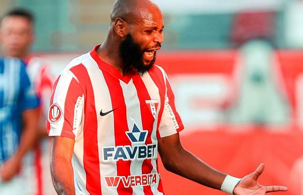 „Bineînțeles că îmi doresc să marchez” » Hakim Abdallah lasă prieteniile deoparte la Dinamo - UTA: „E alegerea lor dacă mă vor fluiera”