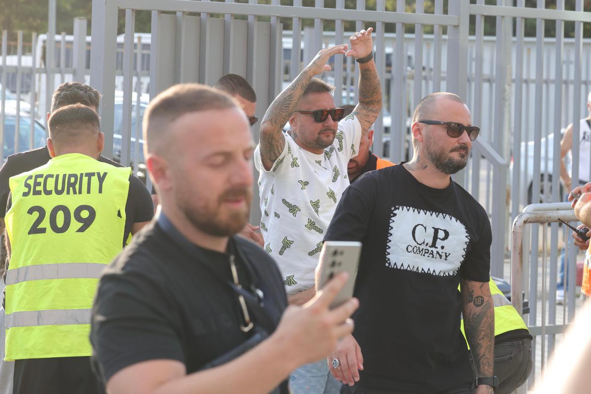 Suporterii care au făcut deplasarea cu FCSB pentru meciul cu Drita / Foto: GSP