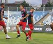 Cisotti și Crețu - Drita - FCSB, imagini de pe gazon, înainte de meci/ foto: Ionuț Iordache (GSP)