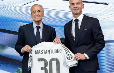 Real Madrid și-a prezentat oficial „bijuteria argentiniană” » Perez exultă: „Unul dintre cele mai mari talente apărute în fotbalul mondial”