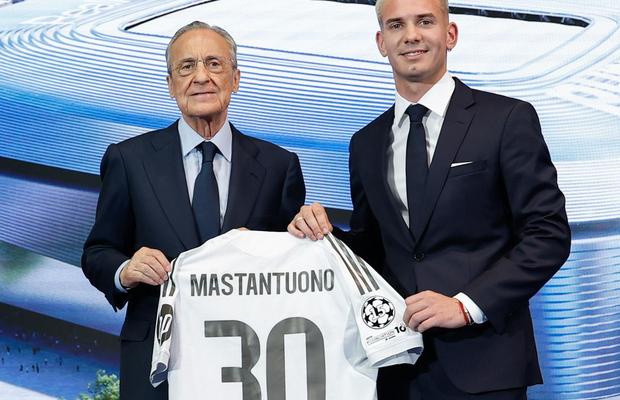Real Madrid și-a prezentat oficial „bijuteria argentiniană” » Perez exultă: „Unul dintre cele mai mari talente apărute în fotbalul mondial”