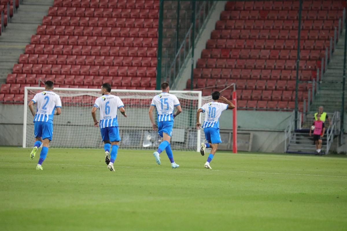 Universitatea Craiova merge în play-off, la capătul celei mai nebune „duble” din Conference League » Întoarsă de la 0-4, echipa lui Rădoi s-a descătușat în prelungiri! Pe cine va înfrunta