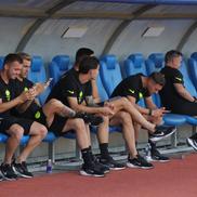 Stoian, Toma, Tavi Popescu, Miculescu, Graovac și Politic, pe bancă înainte de Drita - FCSB/ FOTO: Ionuț Iordache (GSP)