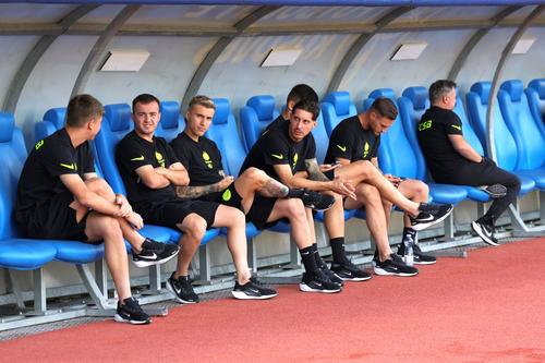 Stoian, Toma, Tavi Popescu, Miculescu, Graovac și Politic, pe bancă înainte de Drita - FCSB/ FOTO: Ionuț Iordache (GSP)