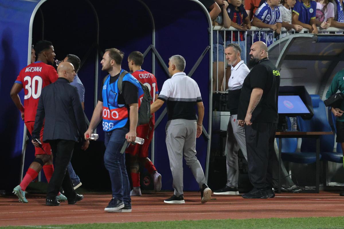Mihai Stoica, la finalul meciului Drita - FCSB