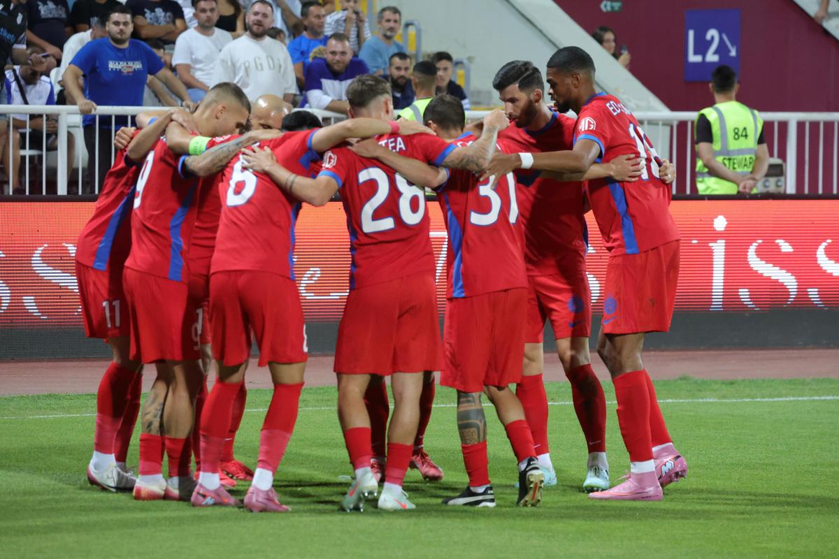 Imediat după calificarea în play-off-ul Europa League, Gigi Becali a anunțat două transferuri la FCSB
