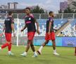 Șut, Bîrligea , Miculescu - Drita - FCSB, imagini de pe gazon, înainte de meci/ foto: Ionuț Iordache (GSP)
