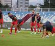 Crețu, Mihai Popescu, Cisotti și Pantea - Drita - FCSB, imagini de pe gazon, înainte de meci/ foto: Ionuț Iordache (GSP)