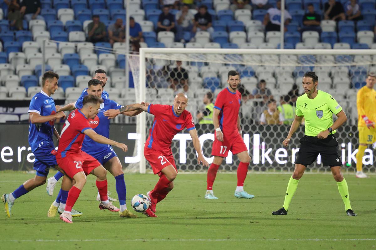 Imediat după calificarea în play-off-ul Europa League, Gigi Becali a anunțat două transferuri la FCSB