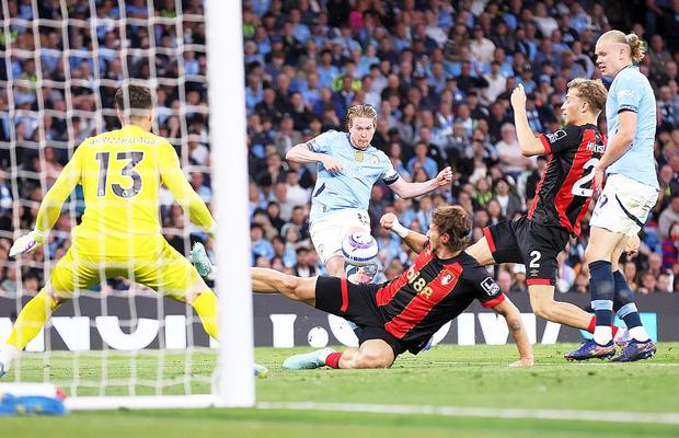 Tutorial în Premier League: cum să-ți vinzi toată apărarea într-un singur mercato