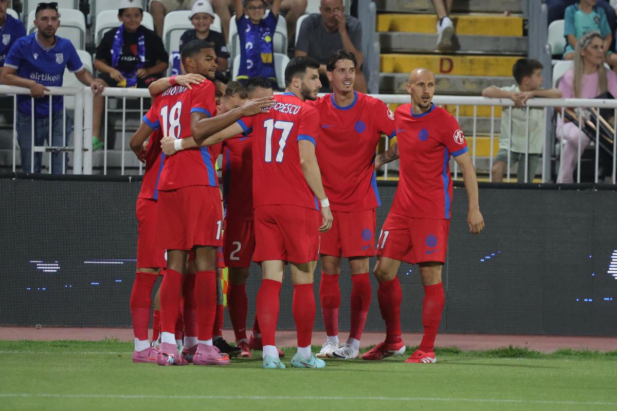 FCSB, cu echipament diferit în deplasarea din Kosovo! Care e motivul