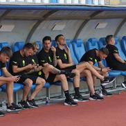Stoian, Toma, Tavi Popescu, Miculescu, Graovac și Politic, pe bancă înainte de Drita - FCSB/ FOTO: Ionuț Iordache (GSP)