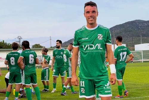 Roberto Bautista Agut în tricoul echipei CD Els Ibarsos Foto: Instagram