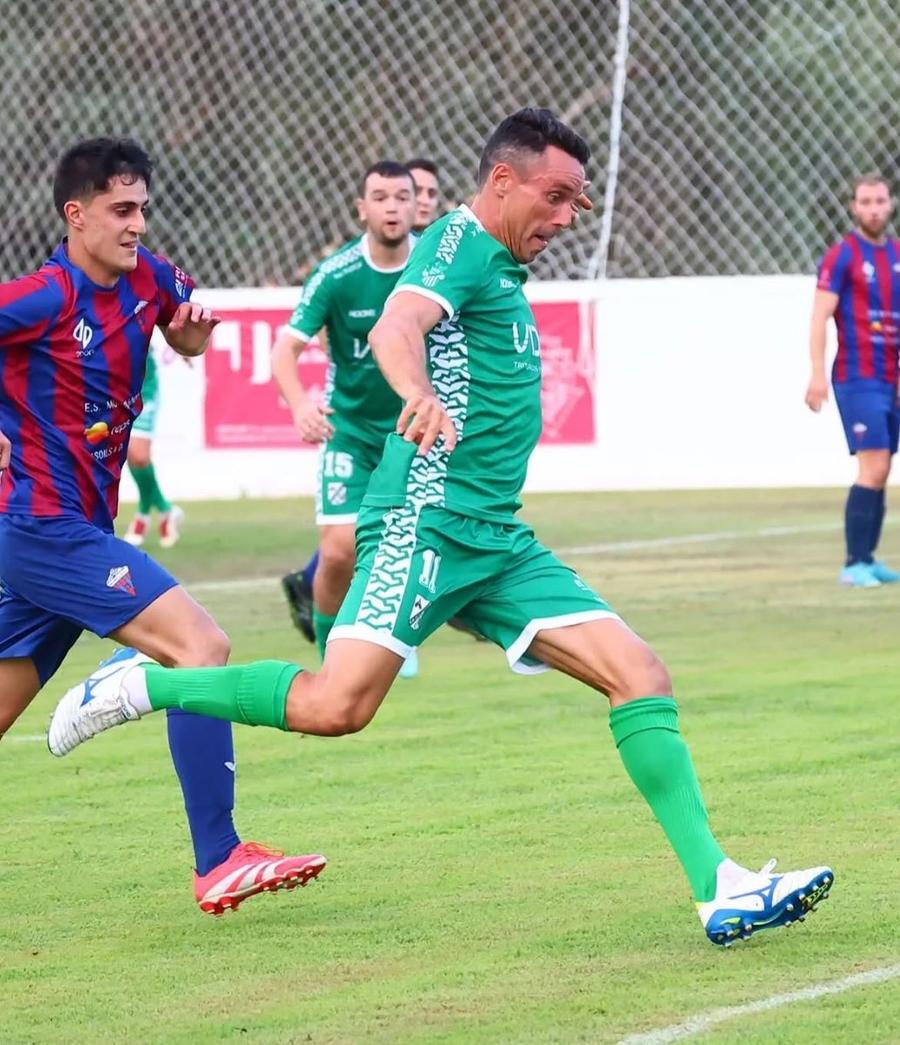 Roberto Bautista Agut în acțiune în meciul amical disputat, cu două goluri înscrise Foto: Instagram Fostul număr 9 ATP a trecut de la tenis la fotbal la 38 de ani » Debut cu două goluri într-un meci amical