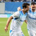 Carlos Mora și Assad Al Hamlawi, sărbătorind al doilea gol din Craiova - KuPS