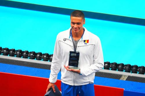 Premiul special primit de David Popovici la finalul sesiunii de la Paris: Înotătorul Anului 2025 / FOTO: Roxana Fleșeru (GSP.ro)