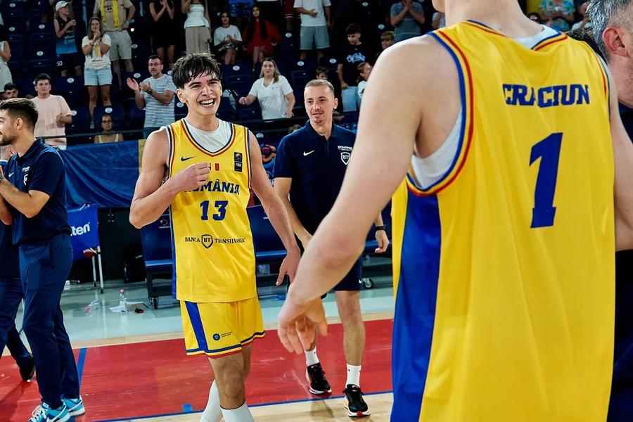 Sebastian Lăpuște, vedeta României U16/Foto: fiba.basketball Convocat la 15 ani la naționala de seniori, Sebastian Lăpuște a vorbit pentru GSP.ro despre viitorul său: „NBA, Euroligă, cine știe?”
