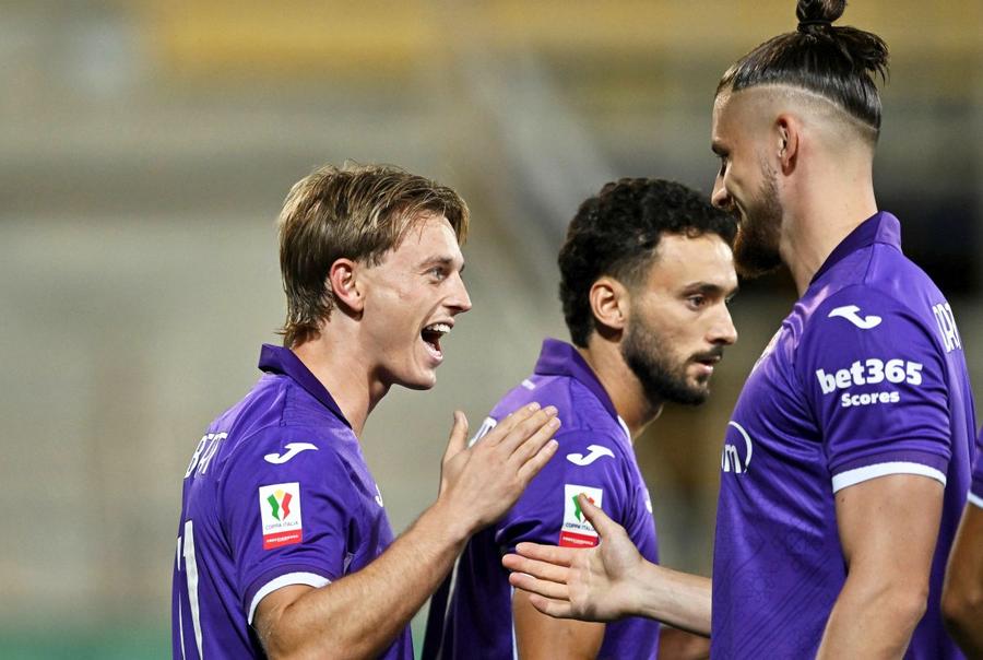 Radu Drăgușin, debut oficial pentru Fiorentina / FOTO: Imago Notele lui Drăgușin la debutul oficial la Fiorentina » „E o garanție pentru Grosso. De aceea a și fost transferat!”