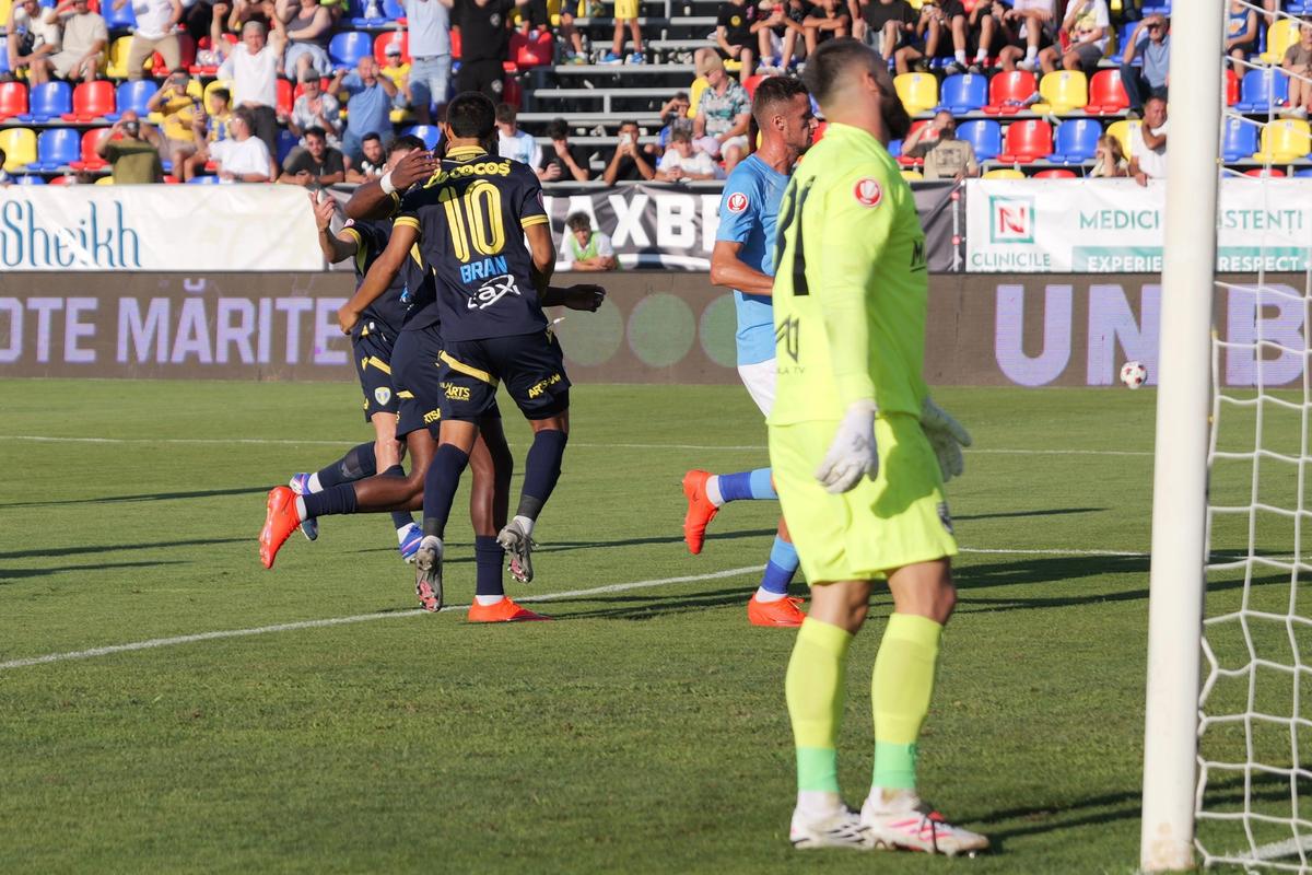 Imagini de meci FC Voluntari - Petrolul