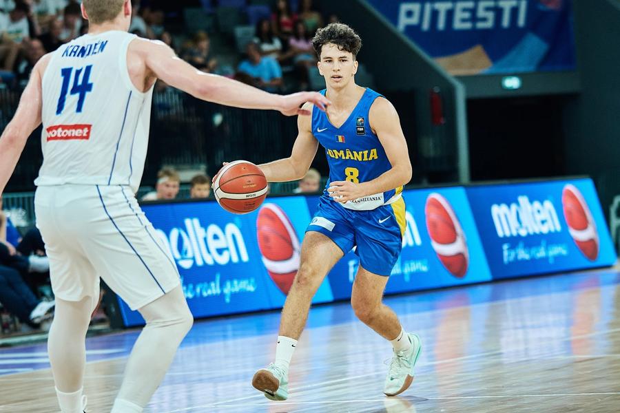 David Lăpuște, în maioul naționalei/Foto: fiba.basketball David Lăpuște, interviu pentru GSP după evoluțiile spectaculoase ale fratelui său la Campionatul European U16: „Am încredere maximă în el”