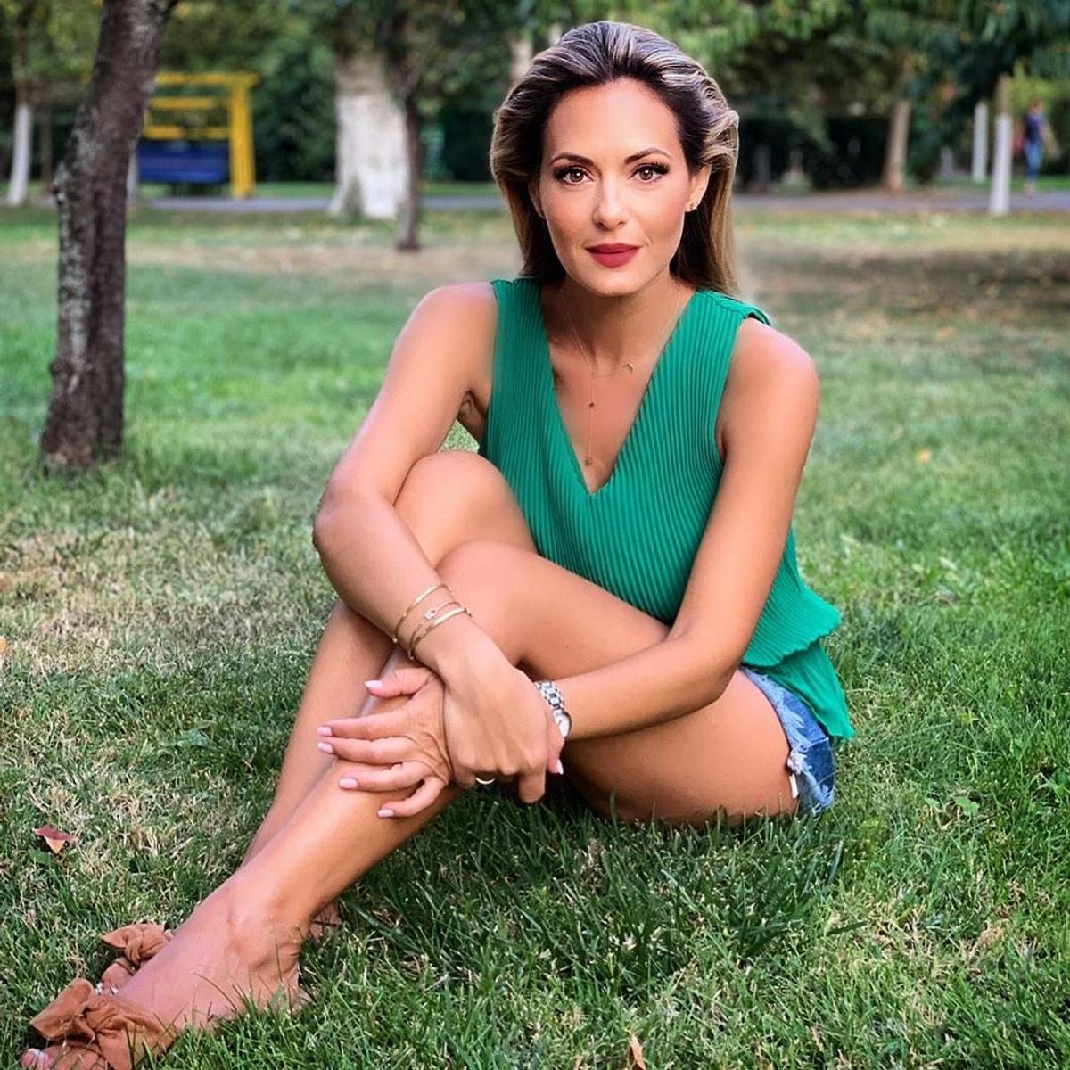 GALERIE FOTO Prezentatoarea știrilor de la TVR își dezvăluie pasiunea pentru fotbal: „Aș fi cu siguranță atacant”