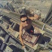 Acest tânăr din Boston a stat două luni în comă, apoi a murit, după ce a căzut când încerca să facă un selfie.
