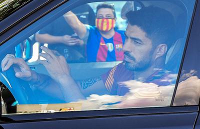 BARCELONA. Luis Suarez forțează mâna Barcelonei! Riscă să stea un an în tribună