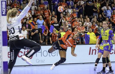 Gloria Bistrița a ținut aproape de Metz, echipă cu pretenții de Final Four în Liga Campionilor » Un nou star în handbalul românesc