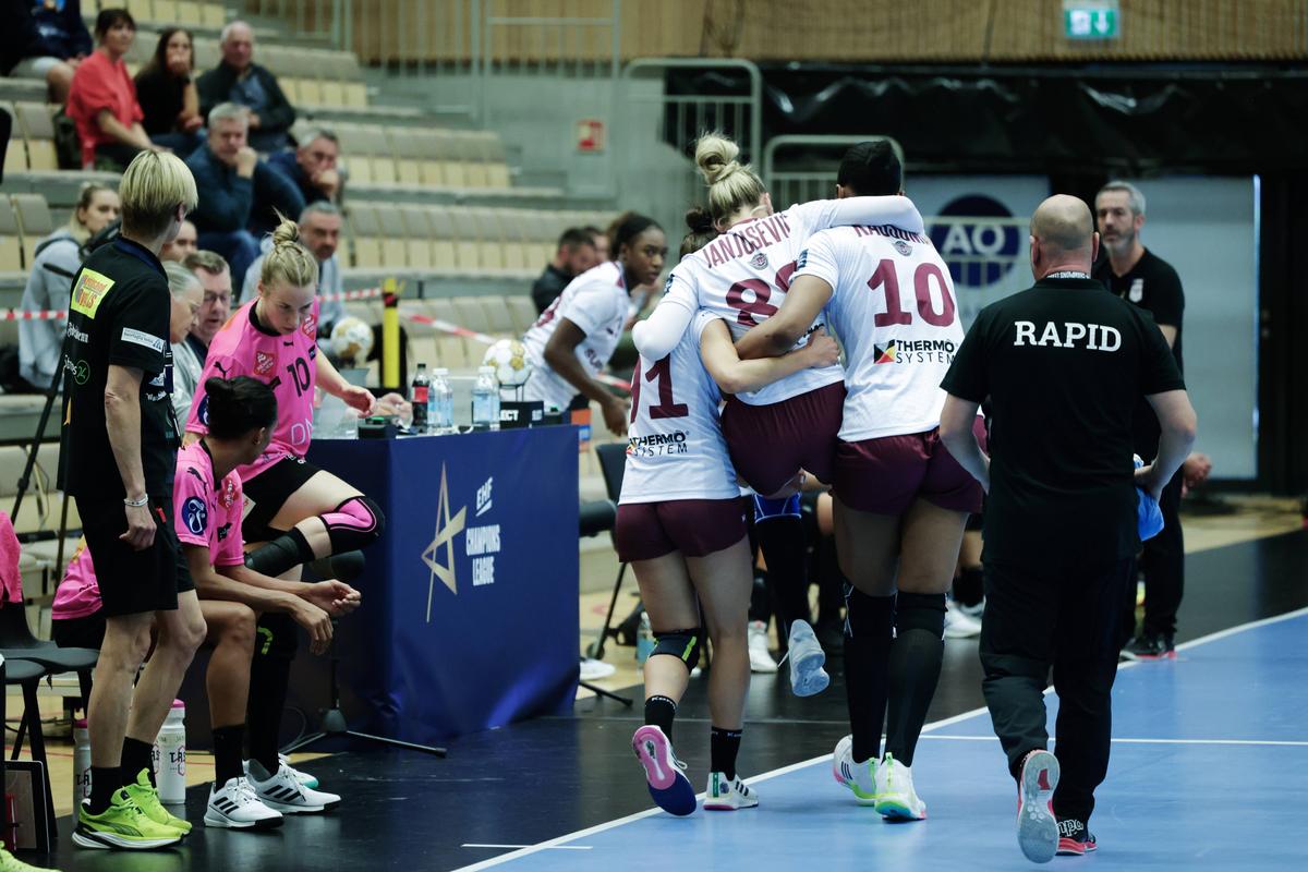 Rapid obține un rezultat mare în Liga Campionilor la handbal feminin » Prestație remarcabilă în fața triplei câștigătoare a competiției