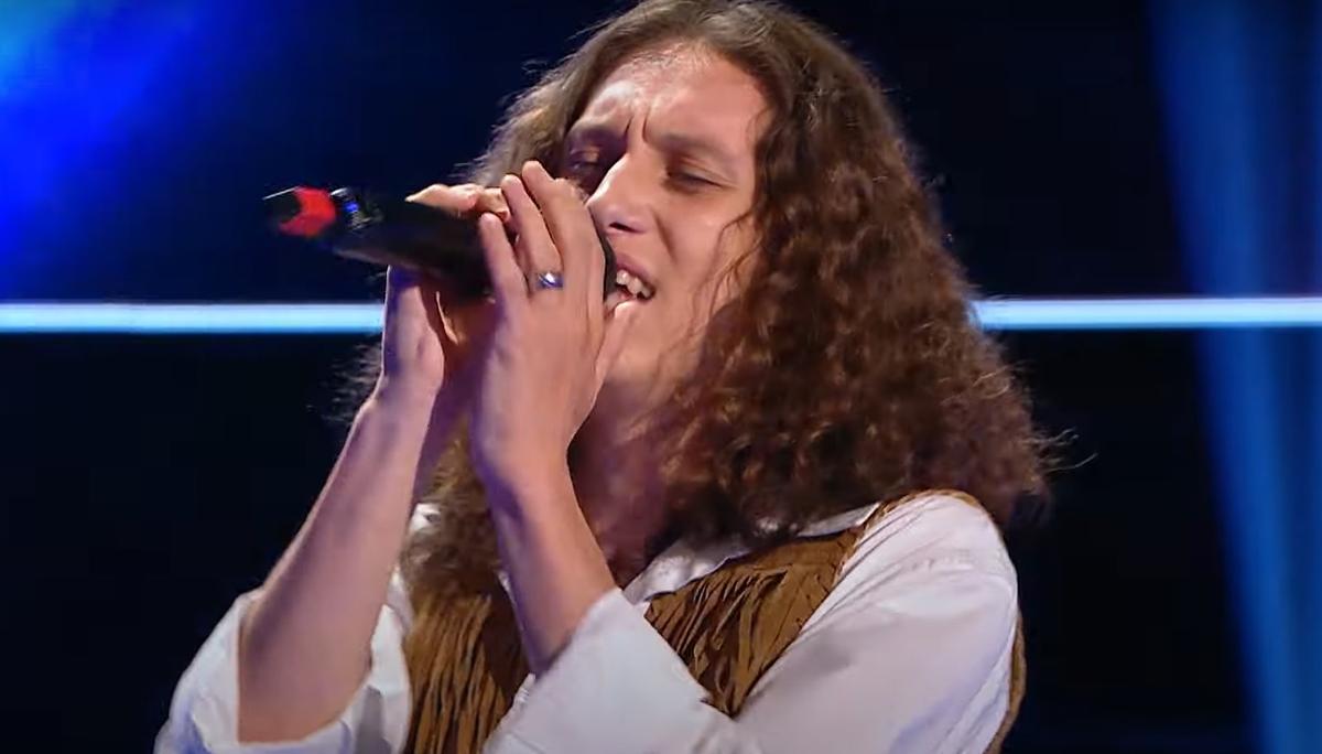 A urcat pe scena de la Vocea României și nimeni nu și-a dat seama că e fiul legendei sportului românesc