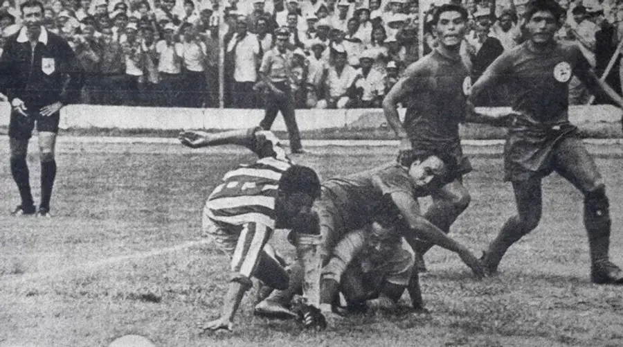 El Salvador - Honduras 3-2 „Aduceți macetele, toată lumea pe graniță