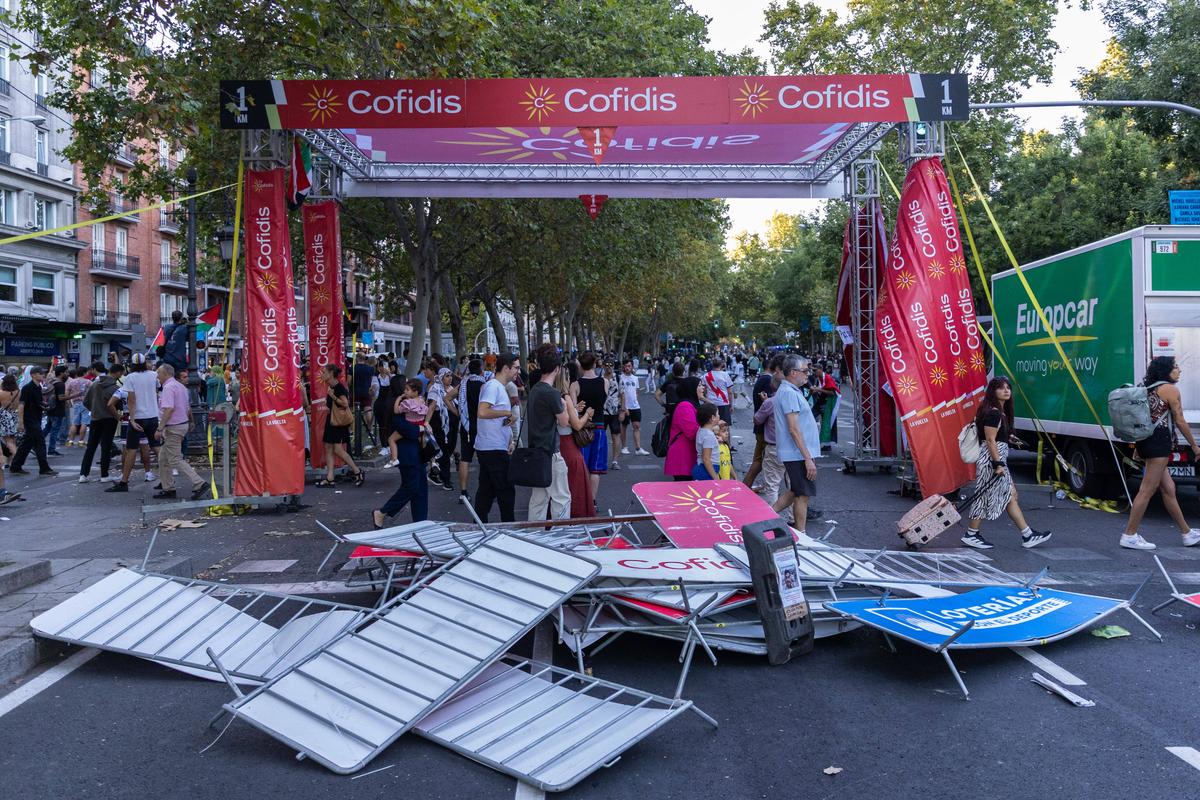 Scene nemaivazute in Turul Spaniei: protestatarii pro-palestinieni au dus la anularea etapei din Madrid