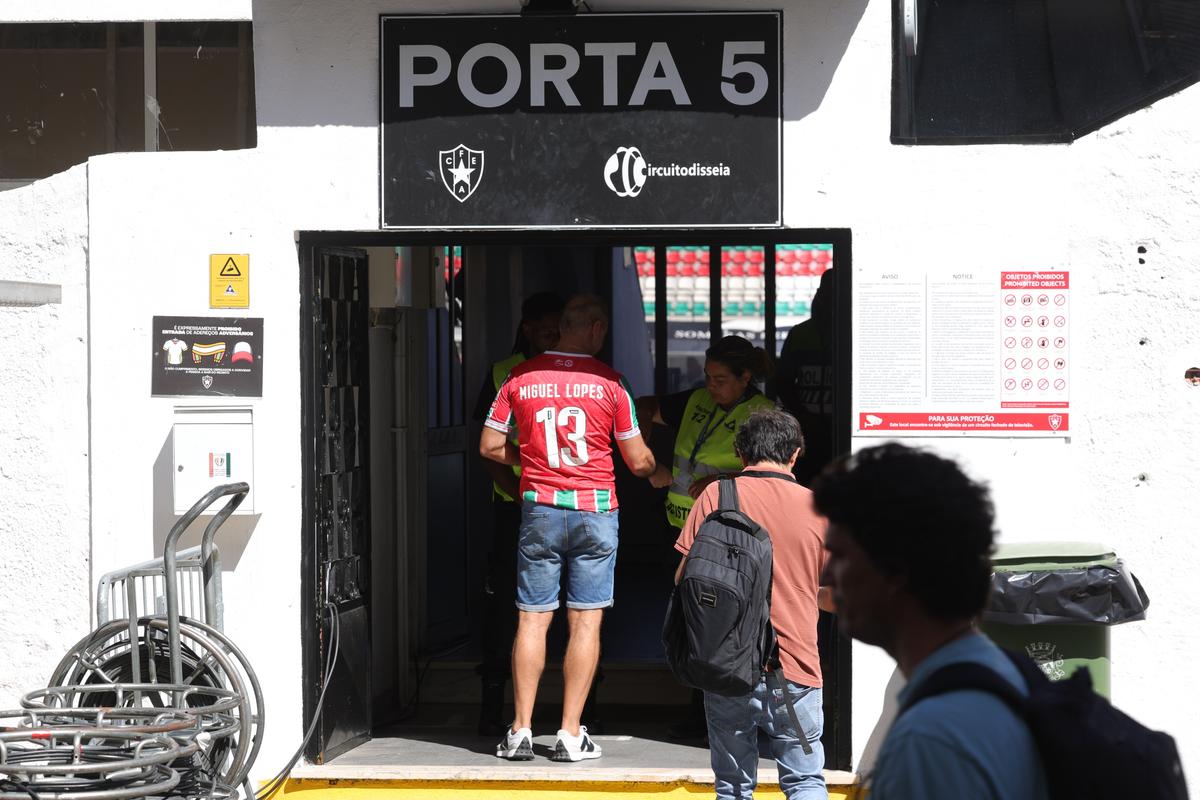 Estrela ca respiro, Amadora ca metaforă a periferiei » Lumea lui Ianis Stoica după ce a părăsit România
