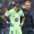 Raphinha, aici împreună cu antrenorul Hansi Flick, are gânduri de plecare / Foto: Imago Images