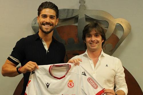 Tomas Ribeiro a semnat cu Cultural Leonesa / Foto: Instagram