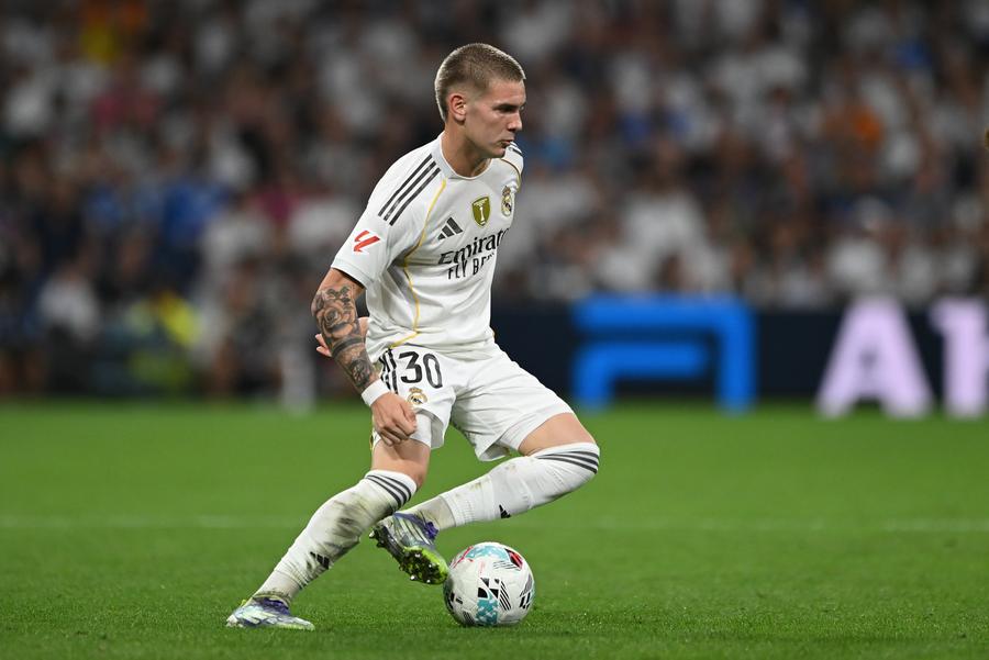 Franco Mastantuono, în acțiune pentru Real Madrid în acest sezon de La Liga // FOTO: Getty Images Trei jucători au anunțat deja că nu vor rămâne cu Jose Mourinho » Cine pleacă de la Real Madrid după Mondial