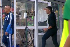 Cârțu al Bulgariei: antrenorul care a eliminat-o pe Craiova a spart geamul de la banca de rezerve!
