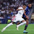 Andy Diouf (în duel cu Kylian Mbappe) s-a remarcat și pe „Bernabeu” la debutul în Champions League, Real Madrid - Inter 2-1 / Foto: Imago