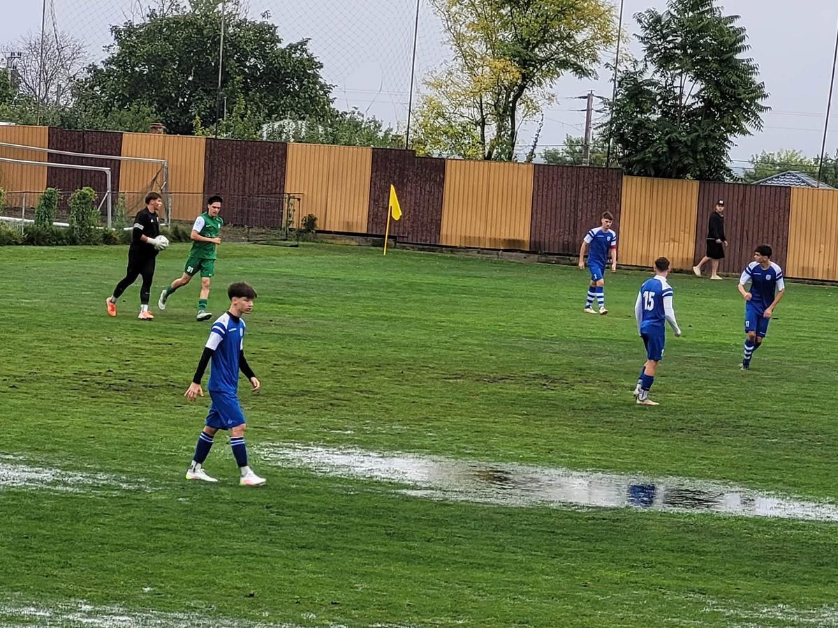 Fotbal-polo în Campionatul Național » Arbitrul a considerat că meciul se poate juca, imaginile arată altceva