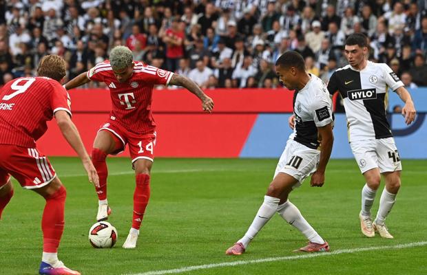 Luis Diaz și-a enervat coechipierii! » Ballack: „Dacă funcționează, e fantastic. Dacă nu, te faci de râs”
