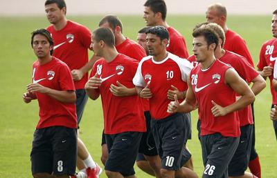 „Hai, mă, ce jucător e ăsta?” » Străinul de la Dinamo l-a lăsat mască: „Abia venea la antrenament, abia se descălța! Dar apoi...”