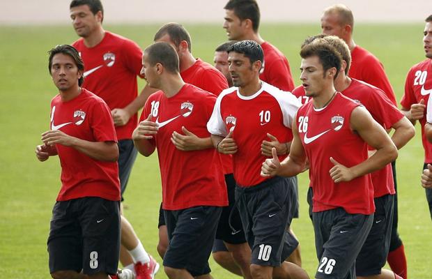 „Hai, mă, ce jucător e ăsta?” » Străinul de la Dinamo l-a lăsat mască: „Abia venea la antrenament, abia se descălța! Dar apoi...”