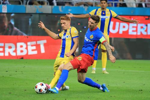 David Miculescu, în FCSB - Petrolul // foto: Ionuț Iordache