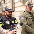 Tolea Ciumac, condus spre secția de Poliție / foto: Dumitu Angelescu, libertatea.ro