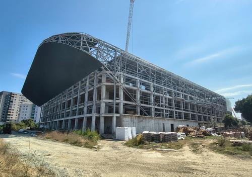 Sala Polivalentă din Constanța pare efectuată conform legendei meșterului Manole: se lucrează de 10 ani la proiect, e încă în șantier. Foto: Justin Gafiuc (GSP)