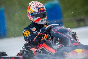 Cea mai nebună provocare din cariera lui Max Verstappen: pleacă ultimul într-o cursă de karturi cu 100 de persoane
